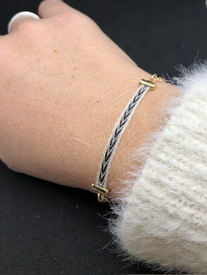 bracelet en crin de cheval tissé plaqué or