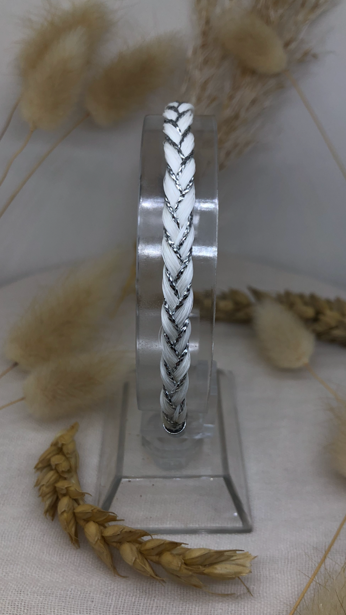 bracelet réalisé avec les crin de cheval