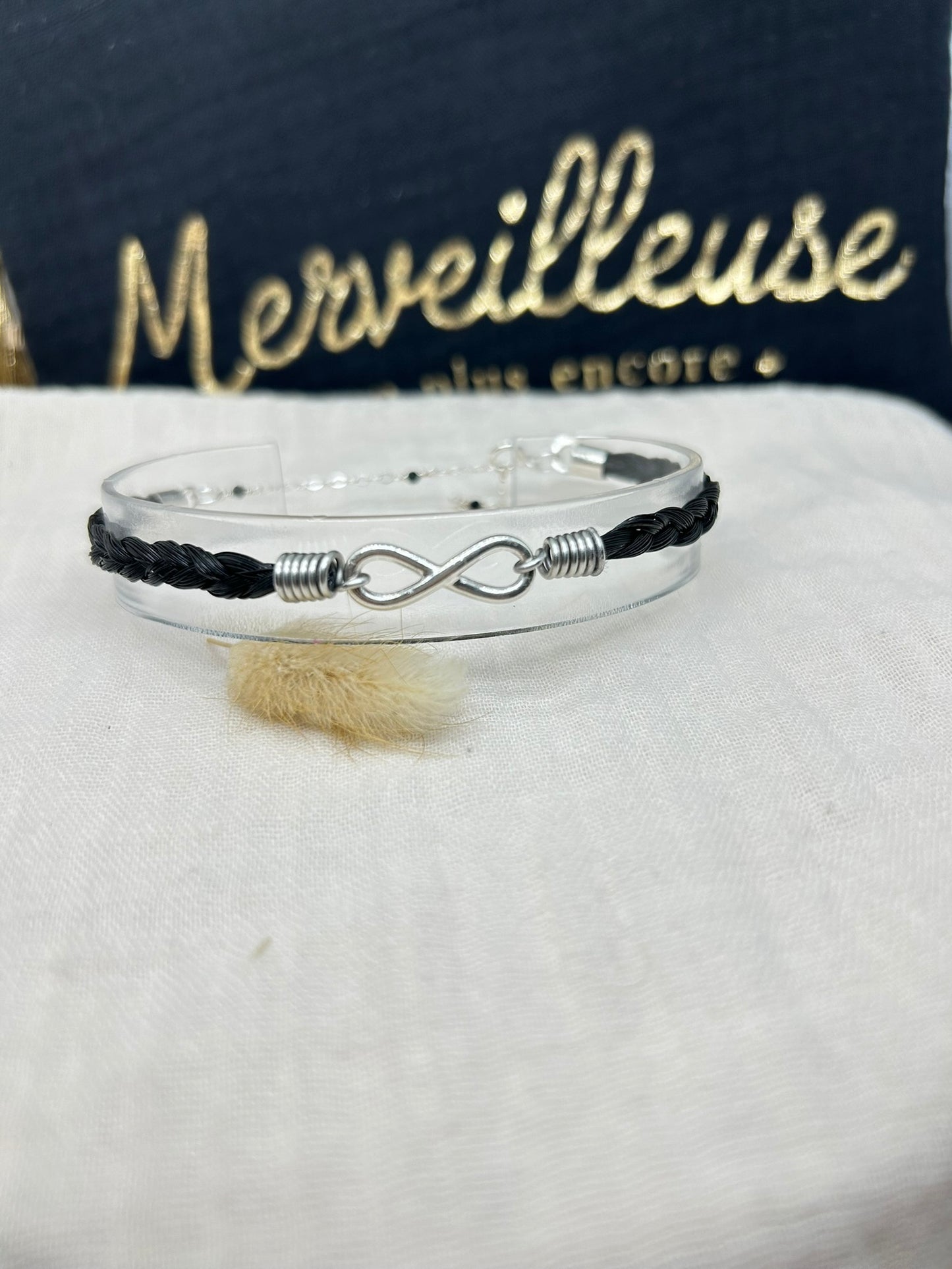 bracelet en crin de cheval argent et breloque infini