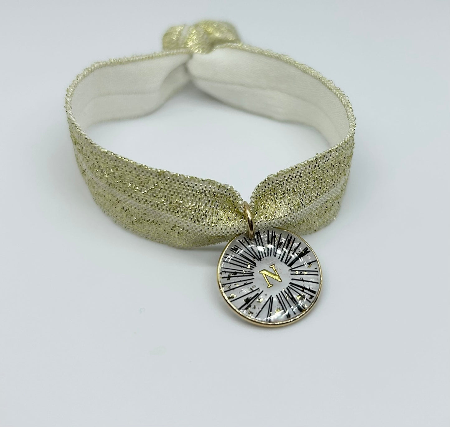 Bracelet ruban médaillon crin de cheval - Nox