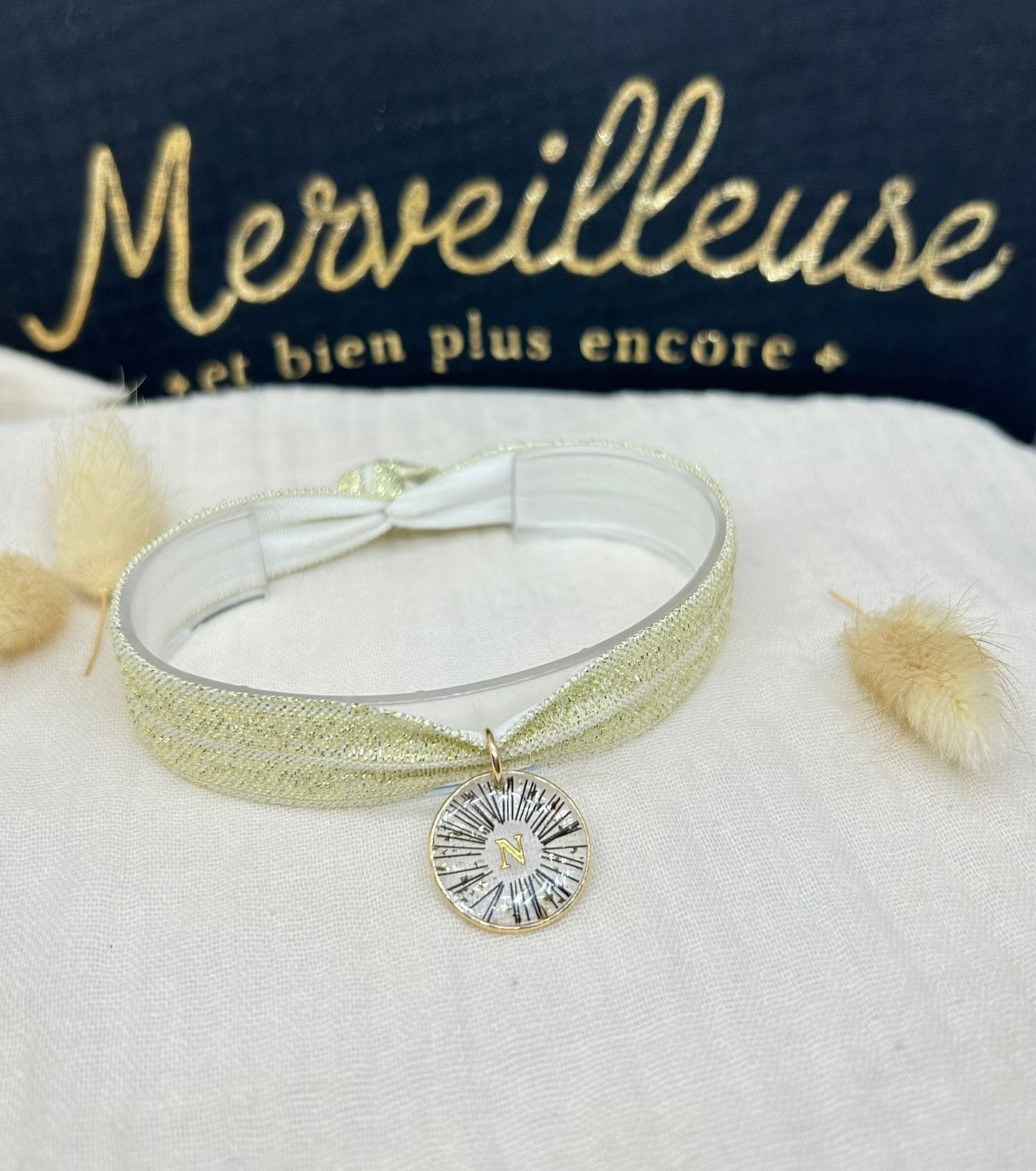 Bracelet ruban médaillon crin de cheval - Nox