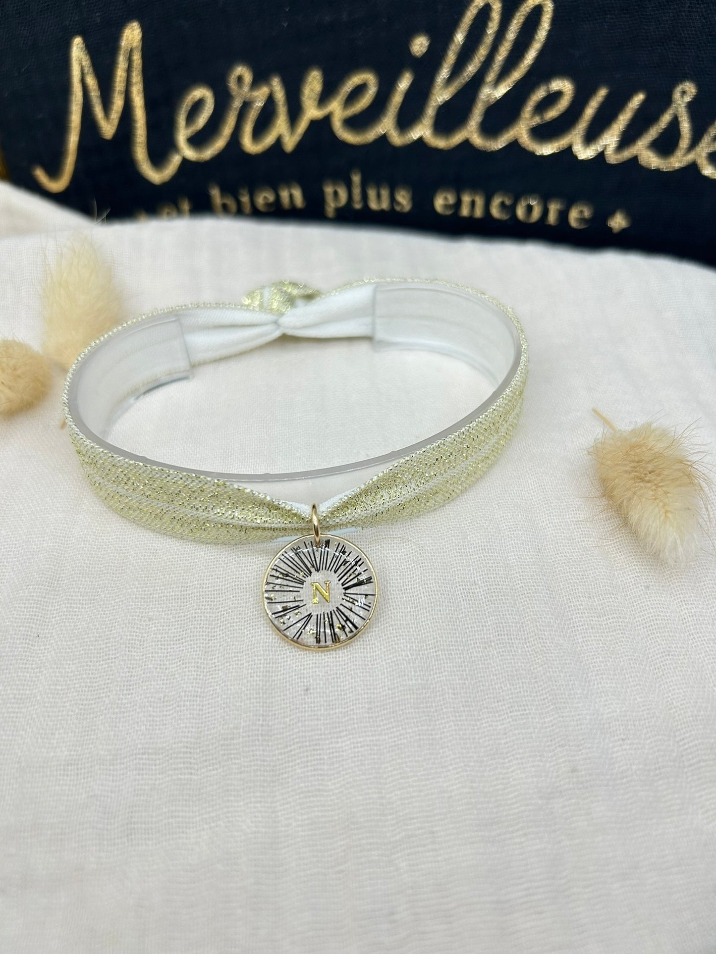 Bracelet ruban médaillon crin de cheval - Nox