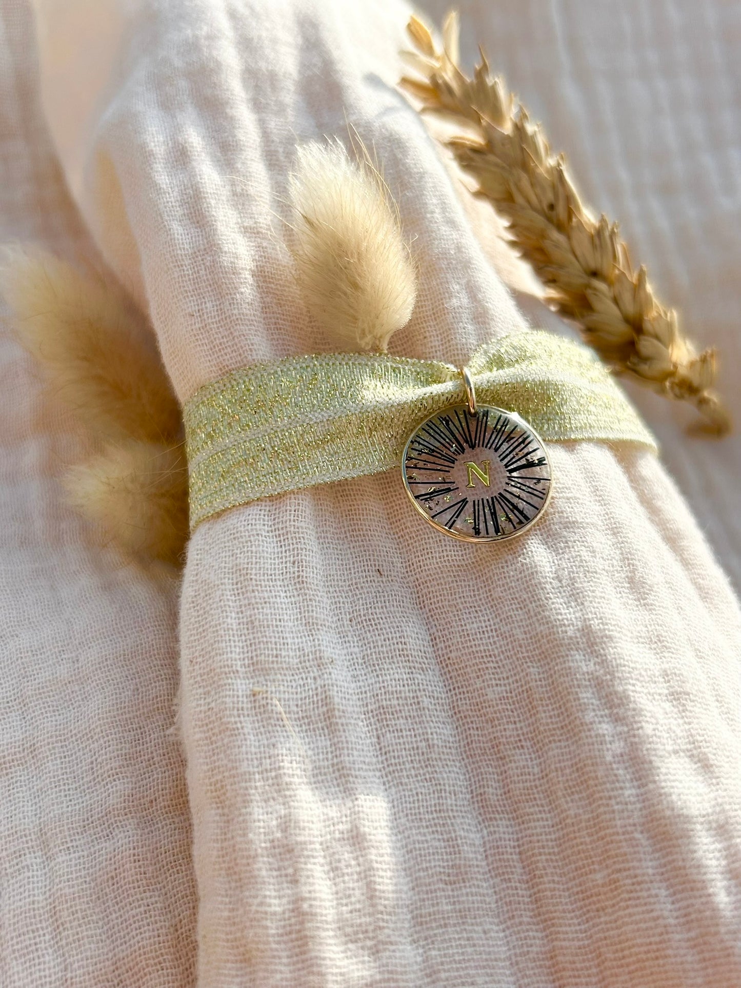 Bracelet ruban médaillon crin de cheval - Nox