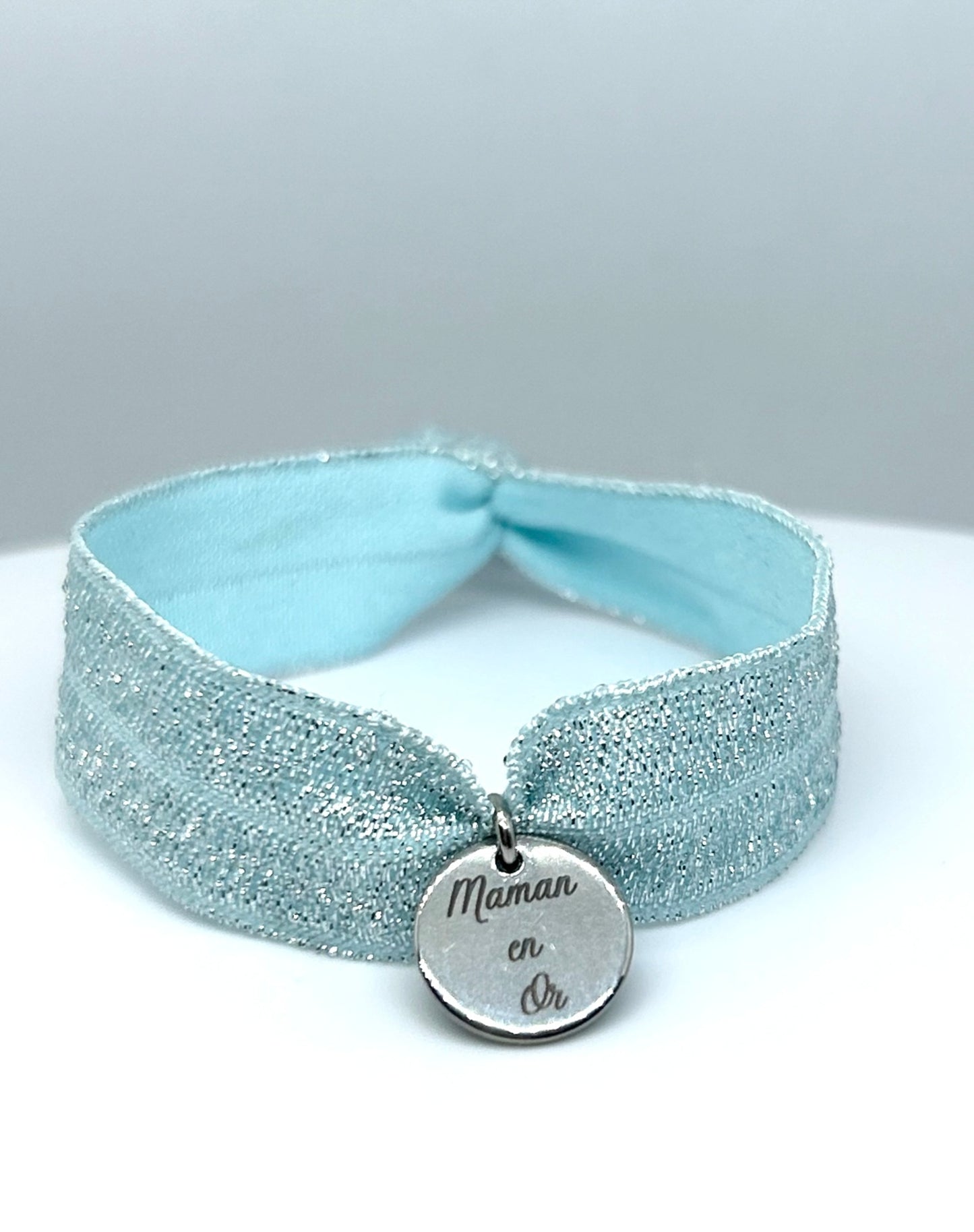 Bracelet ruban médaillon gravé