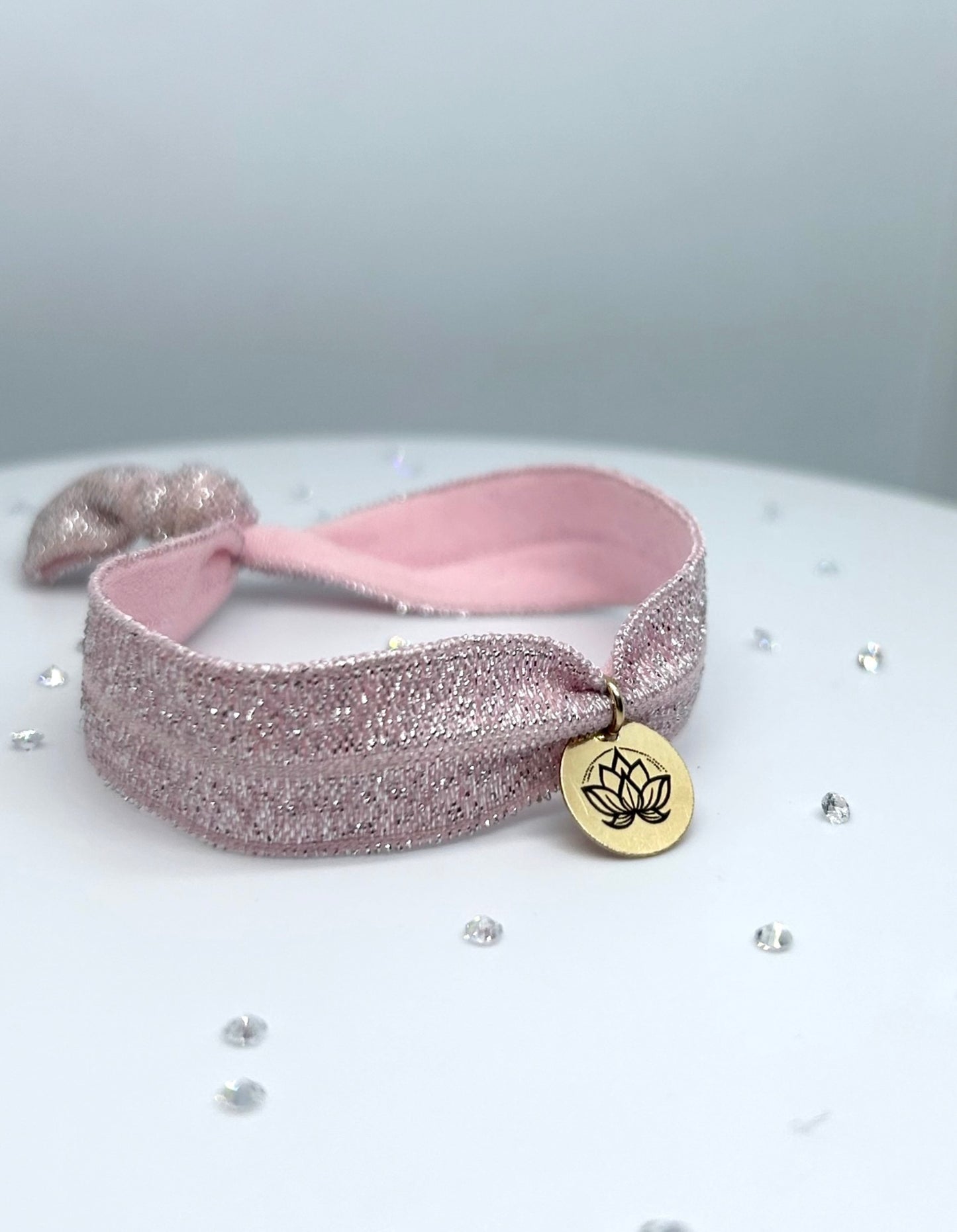 Bracelet ruban médaillon gravé
