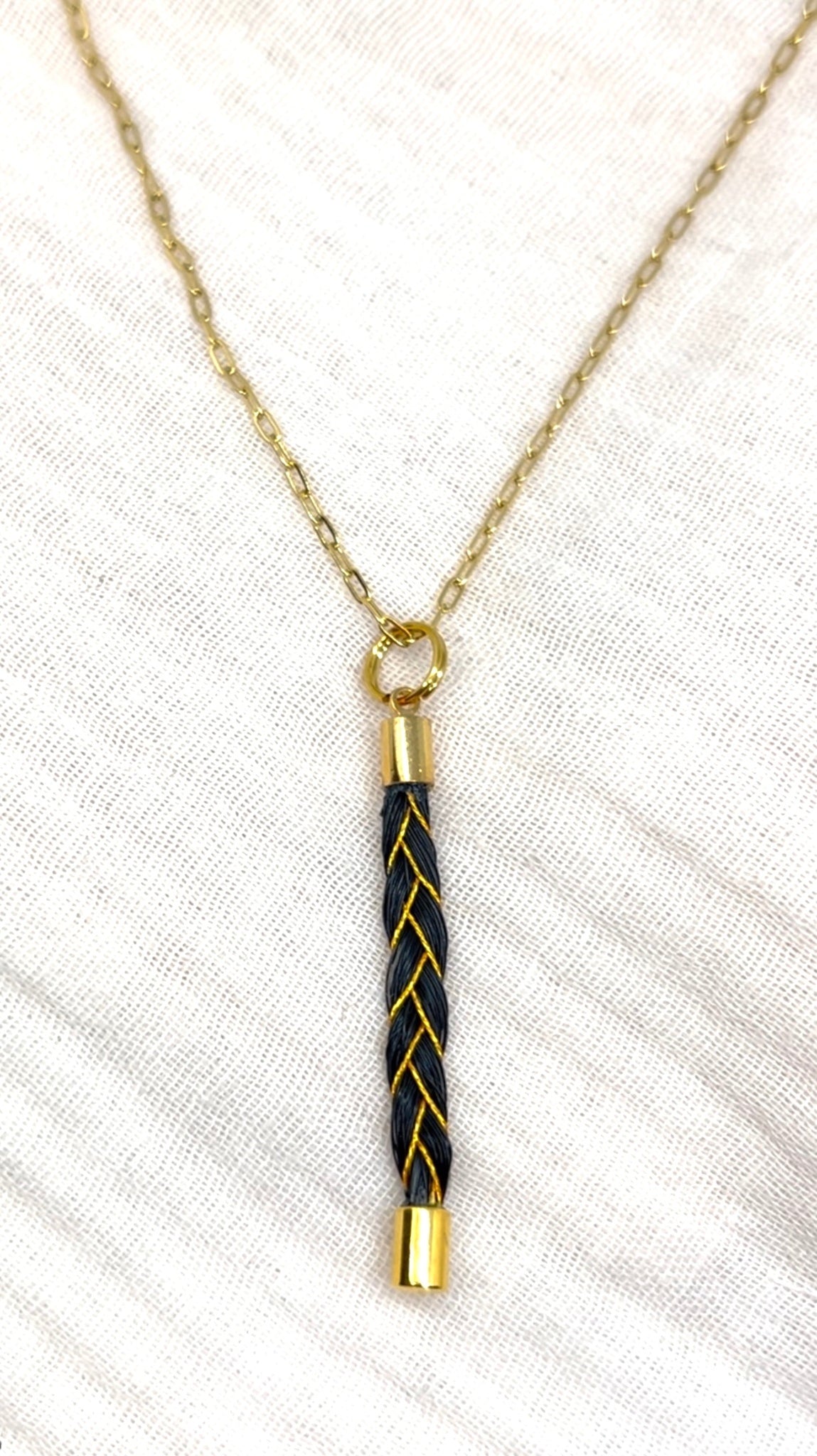 pendentif en crin de cheval