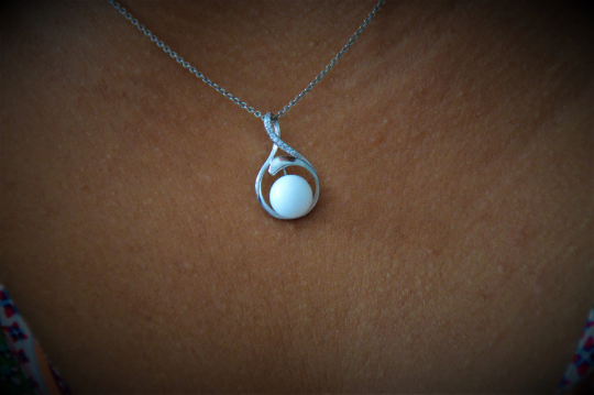Pendentif argent rond et sa perle de lait maternel