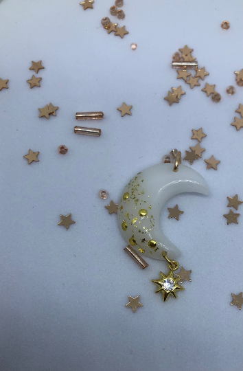 Pendentif Lune de lait