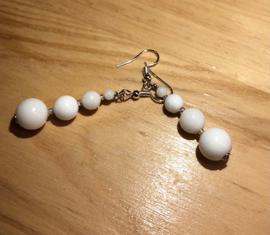 Boucles pendantes perle de lait maternel